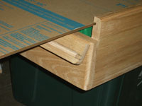 Cabinet hinge to lock in Plexiglas
